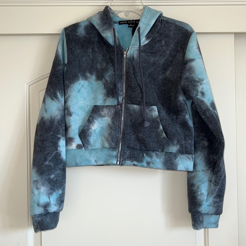 Tie dye gray and light blue crop hoodie in size large